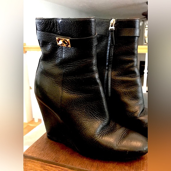 🎁FENDI WOMENS BLACK LEATHER WEDGE ANKLE BOOTS/ BOOTIES  - 37 - Picture 9 of 9